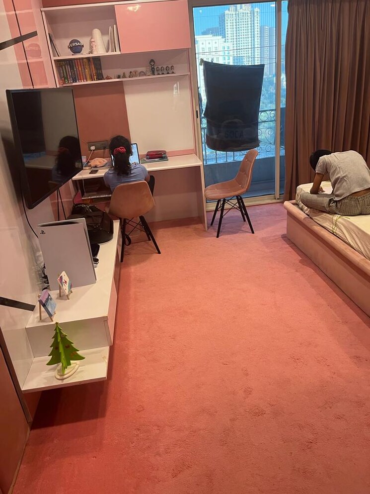 Master Bedroom, hiranandani-gardens-evita 5 Bedroom 4500 Sq.Ft. Apartment In Powai Mumbai 8219527