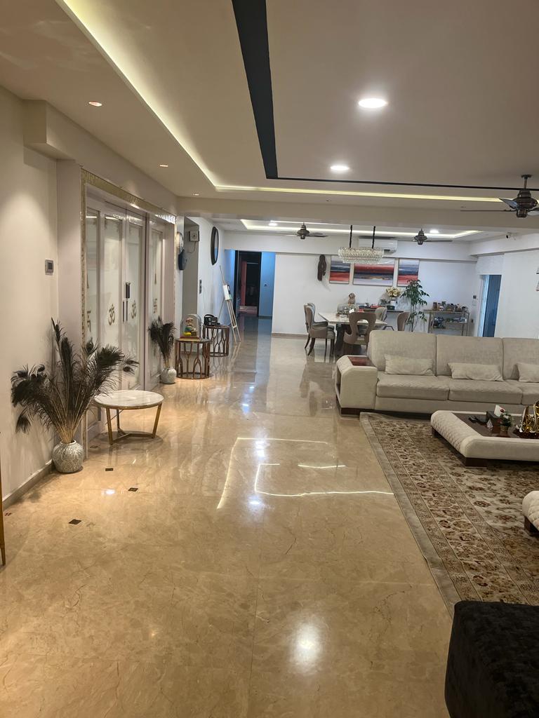 5 BHK + Servant Room 4500 Sq.Ft. Apartment in Hiranandani Gardens Evita