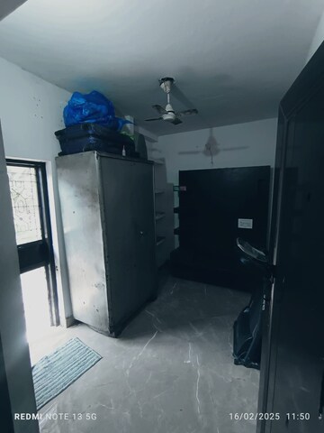 Master Bedroom in 2 BHK Builder Floor at Pitampura – for Rent