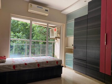 Bedroom in 3 BHK Apartment at Khar West – for Rent