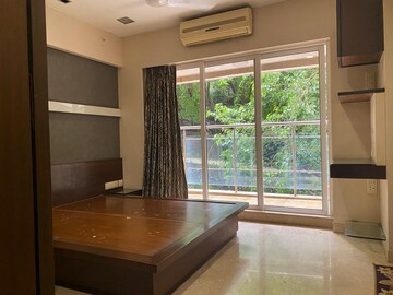 Living Room in 3 BHK Apartment at Khar West – for Rent
