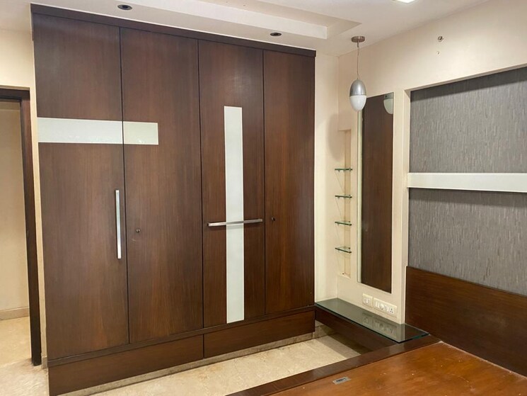 Room, khar west 3 Bedroom 1150 Sq.Ft. Apartment In Khar West Mumbai 8219486