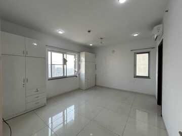 Room in 3 BHK Apartment at Jayabheri The Summit, Narsingi – for Rent