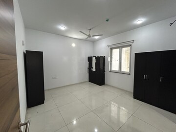 Room in 3 BHK Apartment at Jayabheri The Summit, Narsingi – for Rent