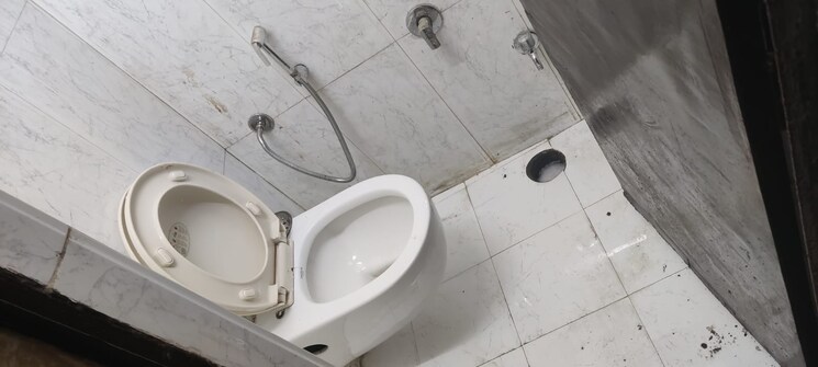 Bathroom, pitampura 3 Bedroom 1000 Sq.Ft. Builder Floor In Pitampura Delhi 8219528