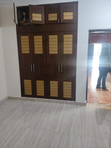 Room in 2 BHK Apartment at Vasant Kunj – for Sale