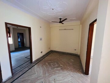Room in 3 BHK Apartment at Maple Heights, Sector 43 – for Rent