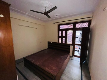 Bedroom in 3 BHK Apartment at Maple Heights, Sector 43 – for Rent