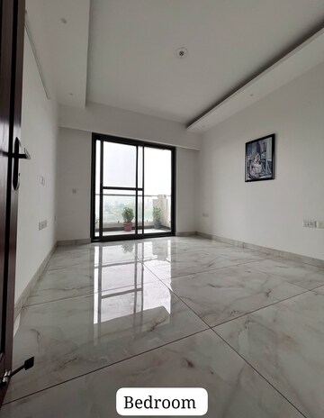 Room in 3.5 BHK Apartment at Ahinsha Naturez Park, Sector 41 – for Sale