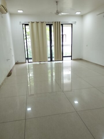 Room in 3 BHK Apartment at Akota – for Rent