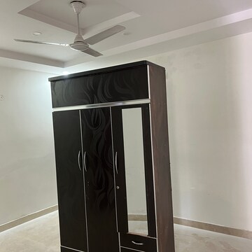 Building Lobby in 2 BHK Builder Floor at Sector 52 – for Rent