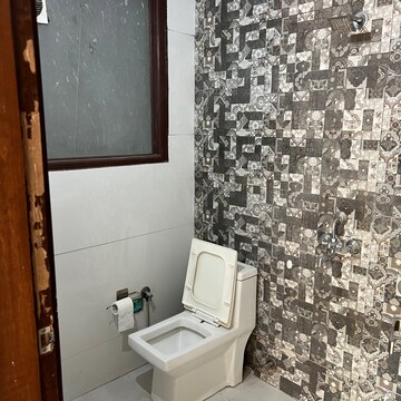 Bathroom in 2 BHK Builder Floor at Sector 52 – for Rent