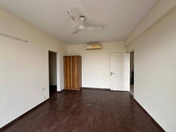 Room in 3 BHK Apartment at Pareena The Elite Residences, Sector 99 – for Rent