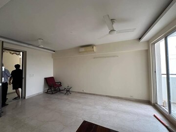 Room in 3 BHK Apartment at Pareena The Elite Residences, Sector 99 – for Rent