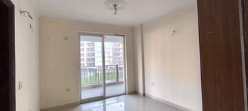 Room in 3 BHK Apartment at Pareena The Elite Residences, Sector 99 – for Rent