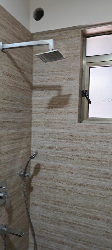 Room in 3 BHK Apartment at Kanakia Silicon Valley, Powai – for Rent