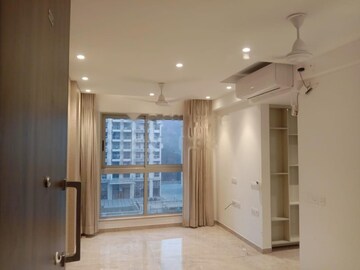 Room in 2 BHK Apartment at LnT Veridian, Powai – for Rent