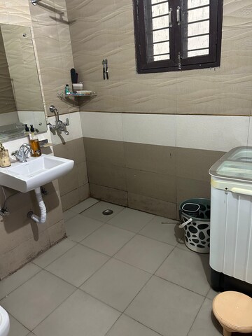 Master Bedroom in 2 BHK Builder Floor at Sector 46 – for Rent