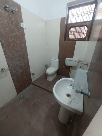 Bathroom in 3 BHK Builder Floor at DLF Vibhuti Khand, Gomti Nagar – for Rent