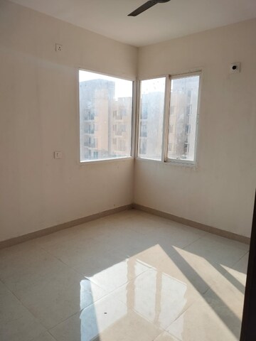 Room in 2 BHK Apartment at Signature Global The Roselia, Sector 95a – for Rent