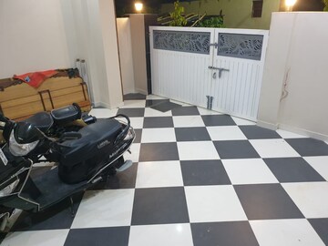 Master Bedroom in 2 BHK Independent House at Gomti Nagar – for Rent