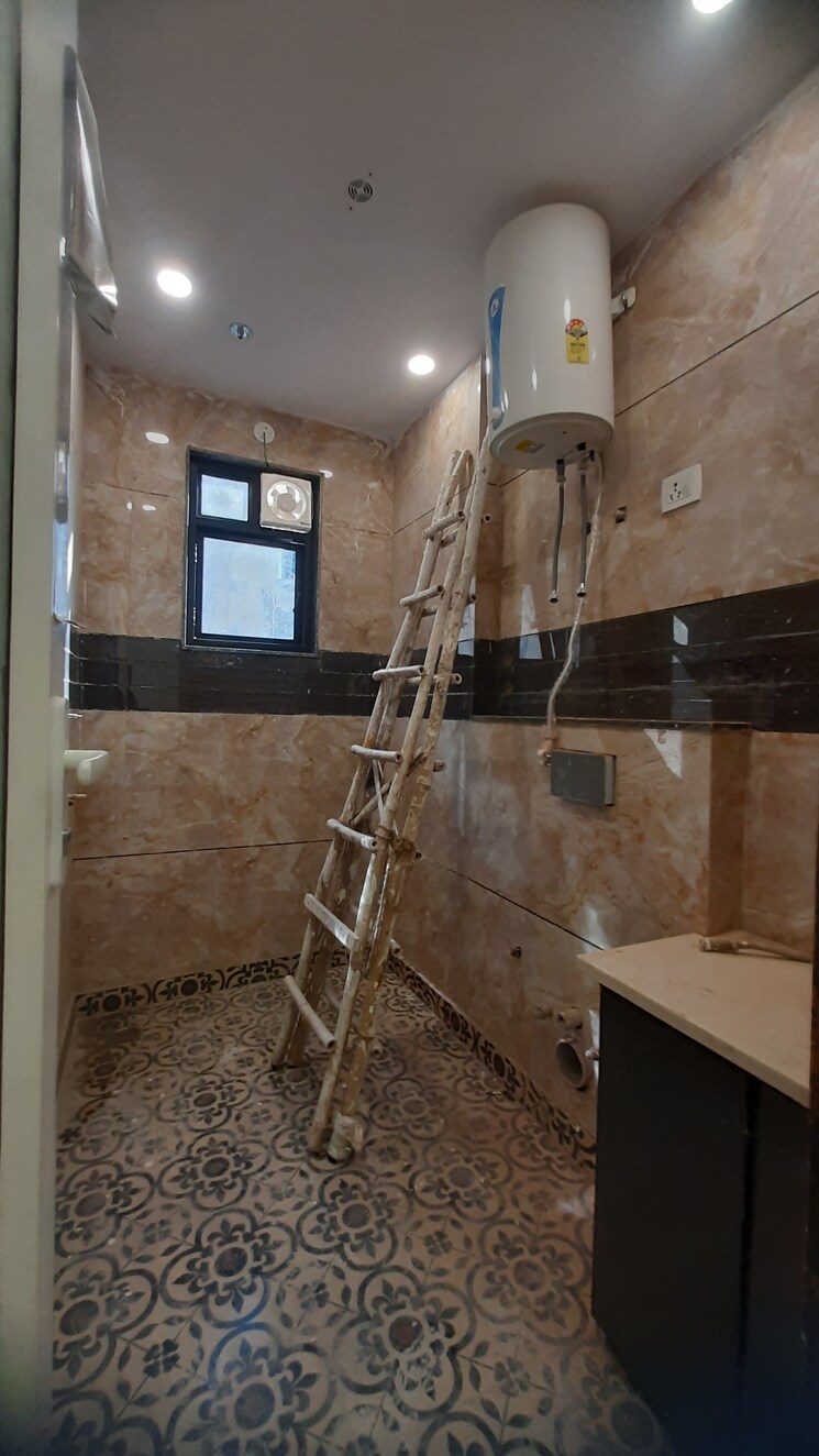 undefined, hari nagar 3 Bedroom 100 Sq.Yd. Builder Floor In Hari Nagar Delhi 8220055