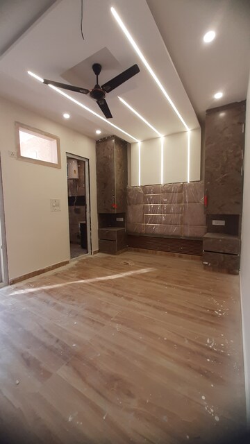 Furnished Amenities in 3 BHK Builder Floor at Hari Nagar – for Sale