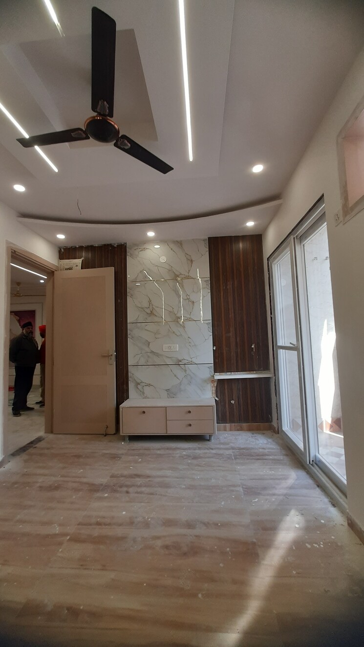 Kitchen, hari nagar 3 Bedroom 100 Sq.Yd. Builder Floor In Hari Nagar Delhi 8220055