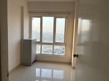 Room in 2 BHK Apartment at Signature Global The Roselia, Sector 95a – for Rent