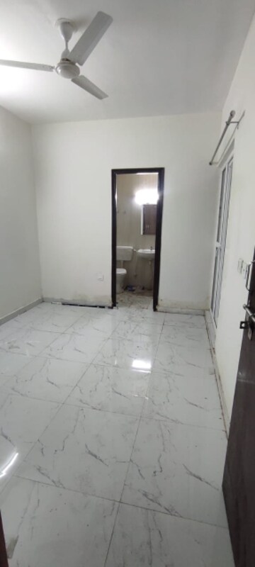 Room in 2 BHK Apartment at Signature Global The Roselia, Sector 95a – for Rent