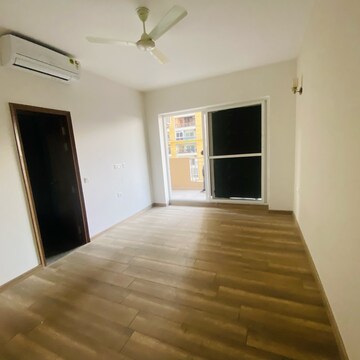 Room in 3 BHK Apartment at ABA Ivy County, Sector 75 – for Rent