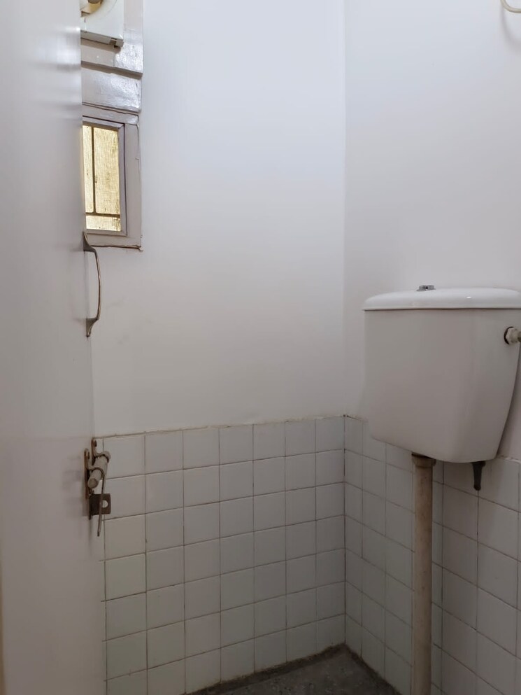Bathroom, amar colony 2 Bedroom 900 Sq.Ft. Builder Floor In Amar Colony Delhi 8220155