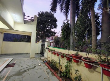 Swimming Pool in 2 BHK Independent House at Jankipuram – for Rent