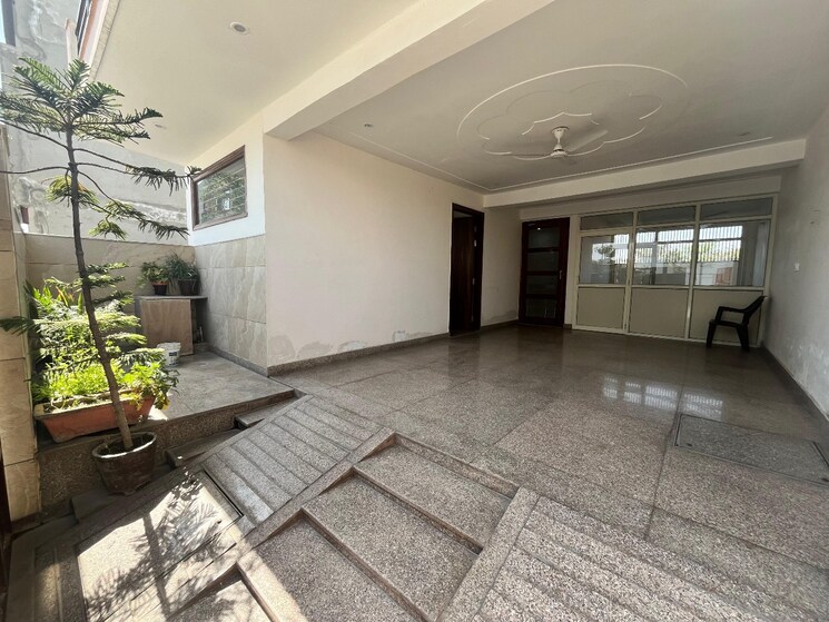  Parking, bptp-district-faridabad 4 Bedroom 114 Sq.Yd. Independent House In Sector 81 Faridabad 8220163