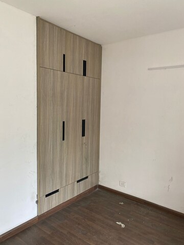 Room in 3 BHK Apartment at Puri Vip Floors, Sector 81 – for Sale