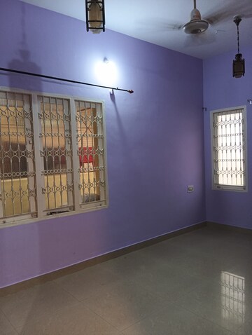 Room in 3 BHK Builder Floor at Jalahalli – for Rent