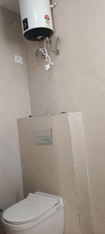 Bathroom in 3 BHK Apartment at Ardee City Palm Grove Heights, Sector 52 – for Rent