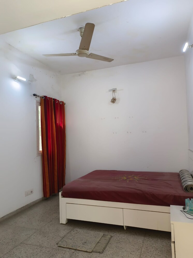 Bedroom, lajpat nagar 4 Bedroom 1800 Sq.Ft. Apartment In Lajpat Nagar Delhi 8220333