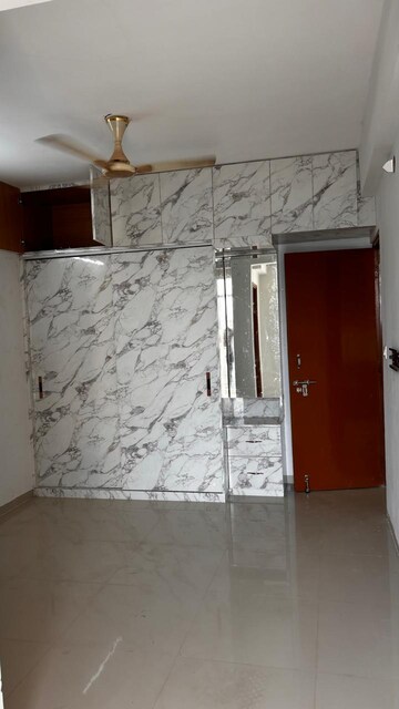 Room in 2 BHK Apartment at Pyramid Elite, Sector 86 – for Rent