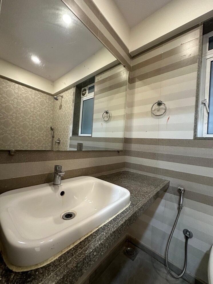 Bathroom, andheri west 2 Bedroom 638 Sq.Ft. Apartment In Andheri West Mumbai 8220282