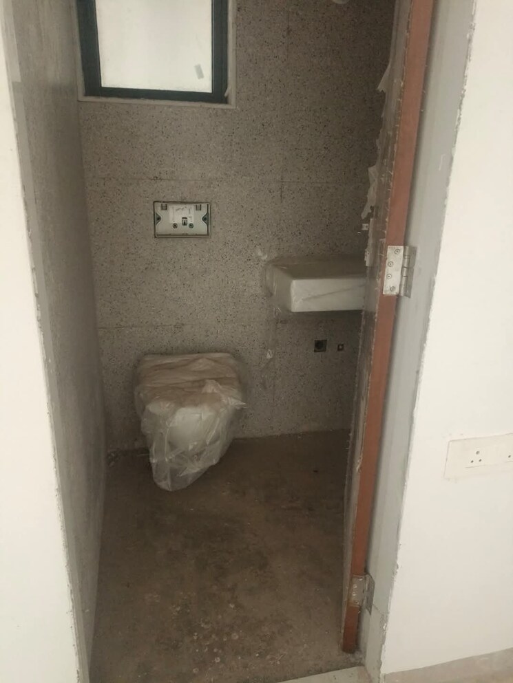 Bathroom, shanti-heights-dadar-east 3 Bedroom 1600 Sq.Ft. Apartment In Dadar East Mumbai 8220340