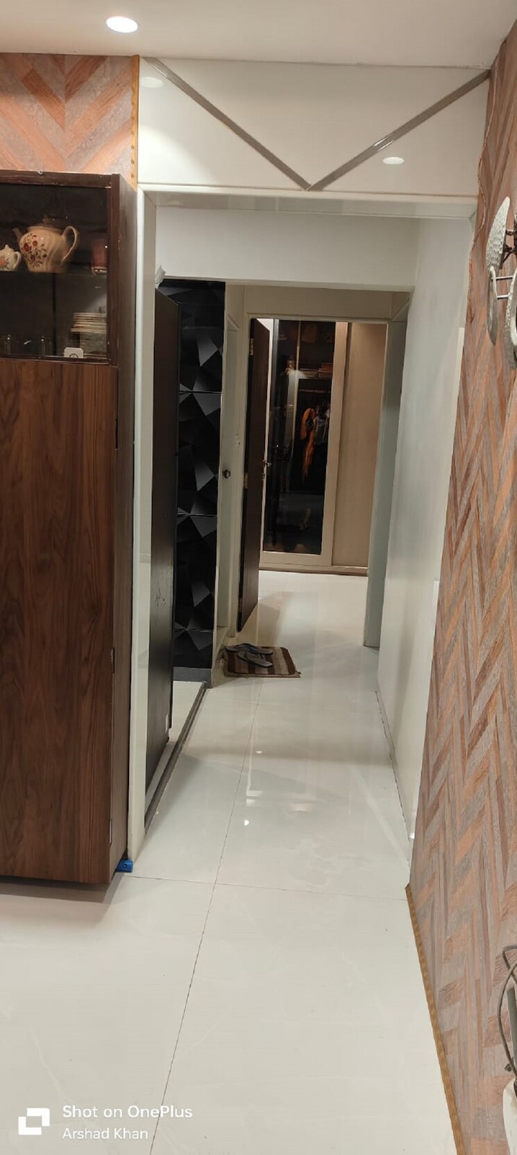 Room, khar west 2.5 Bedroom 750 Sq.Ft. Apartment In Khar West Mumbai 8220338