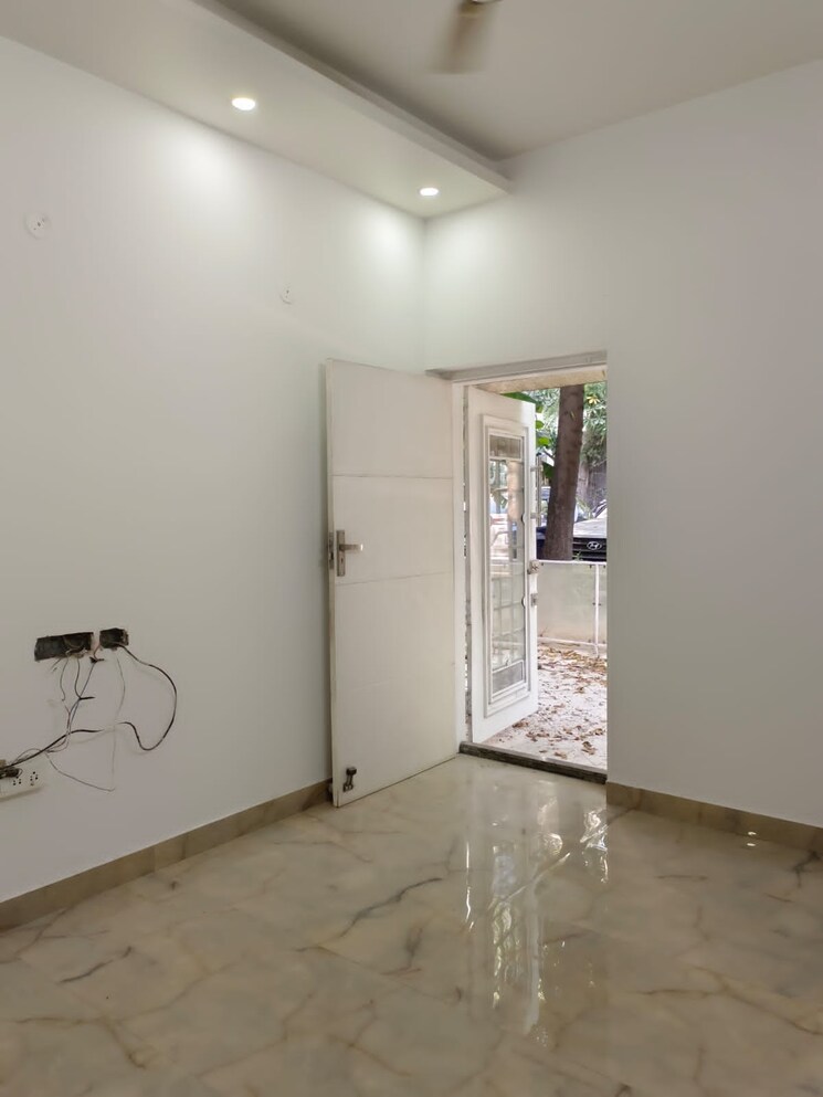 Room, lajpat nagar 4 5 Bedroom 2300 Sq.Ft. Builder Floor In Lajpat Nagar 4 Delhi 8220359
