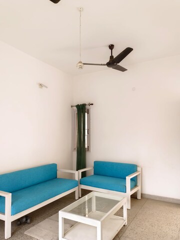 Furnished Amenities in 5 BHK Builder Floor at Lajpat Nagar 4 – for Sale