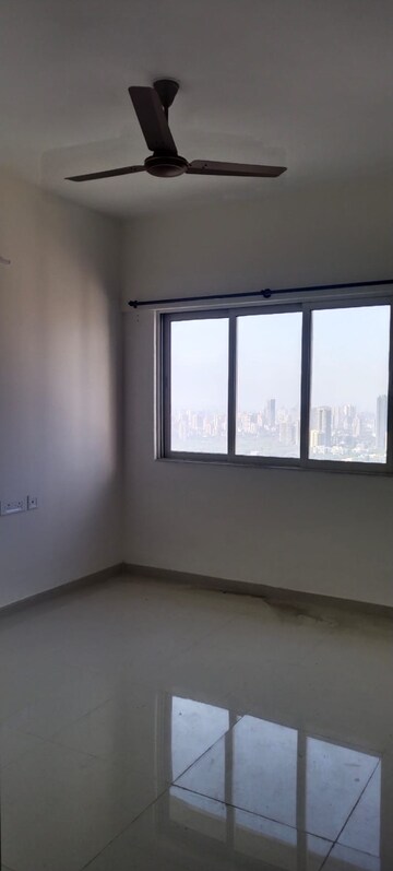 2 BHK Apartment For Rent in Omkar Signet, Malad East