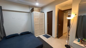 Bedroom in 1 BHK Apartment at Santacruz West – for Rent