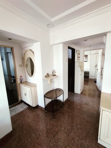 Room in 2 BHK Apartment at Bandra West – for Rent