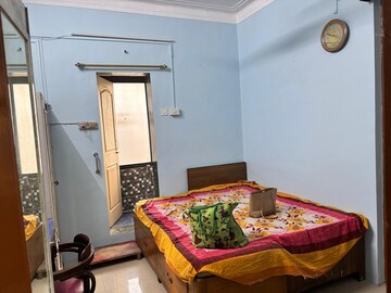 Bedroom in 1 BHK Apartment at Bandra West – for Rent