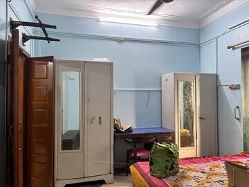 Bedroom in 1 BHK Apartment at Bandra West – for Rent