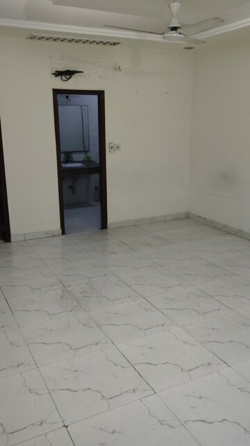 Room in 3 BHK Independent House at Sector 56 – for Rent